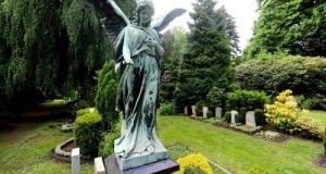 МЭРИЯ ЕКАТЕРИНБУРГА ПРЕВРАТИТ КЛАДБИЩЕ НАПРОТИВ ЦЕНТРАЛЬНОГО СТАДИОНА В ПАРК ДЛЯ ТУРИСТОВ