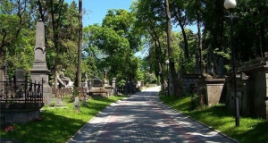 По кладбищу гулять опасно